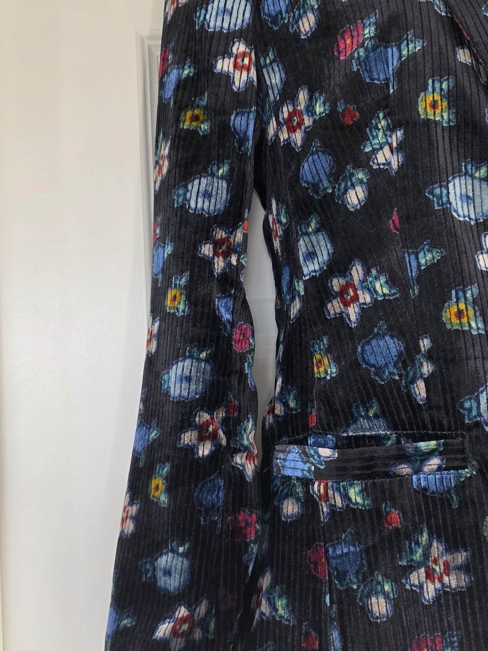 Anthropologie Women's Floral Velvet Blazer - Black Multicolor - Picture 3 of 9